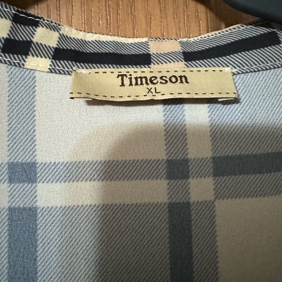 TIMESON V NECK TOP WITH 3/4 ROLLED SLEEVES NWOT SIZE XL - Picture 2 of 5